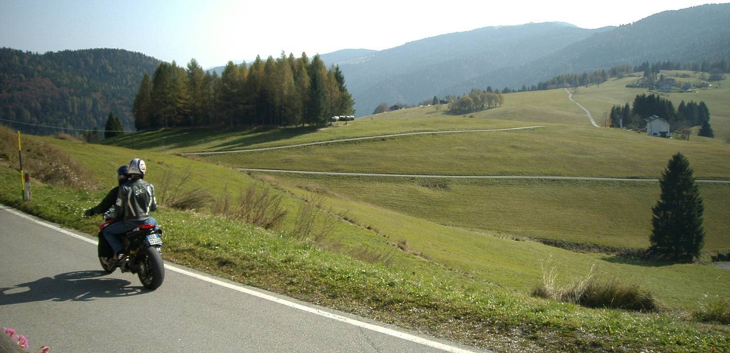 Ein Ausflug auf dem Motorrad durchs Trentino? Einmalig!