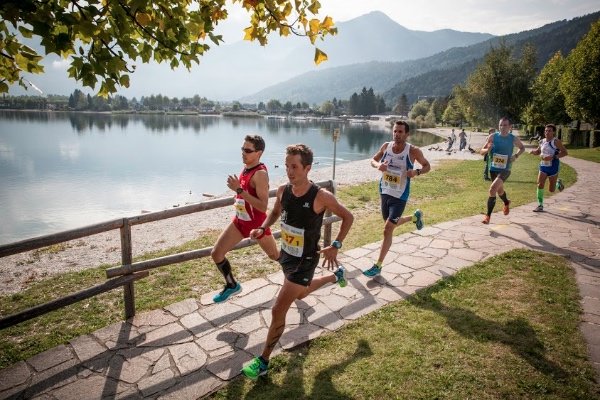 Gara di corsa al lago di Levico e Caldonazzo